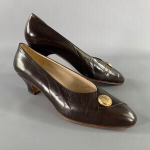CHANEL Size 8.5 Brown Logo Kitten Heel Pumps